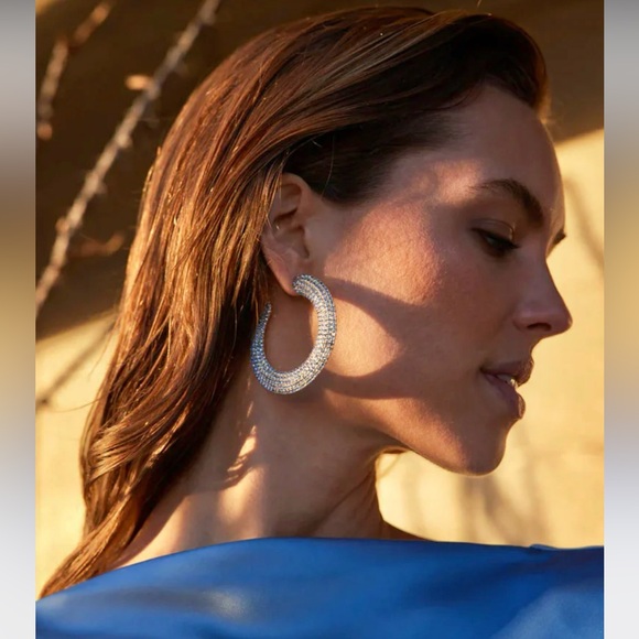 🌺🎉HP🎉🌺 NWT Cult Gaia Mira Crystal Earrings Light Sapphire - Picture 10 of 16